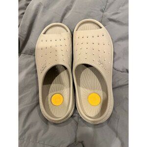 UGG Men's Slide It Sandals Size 8 Bone Color